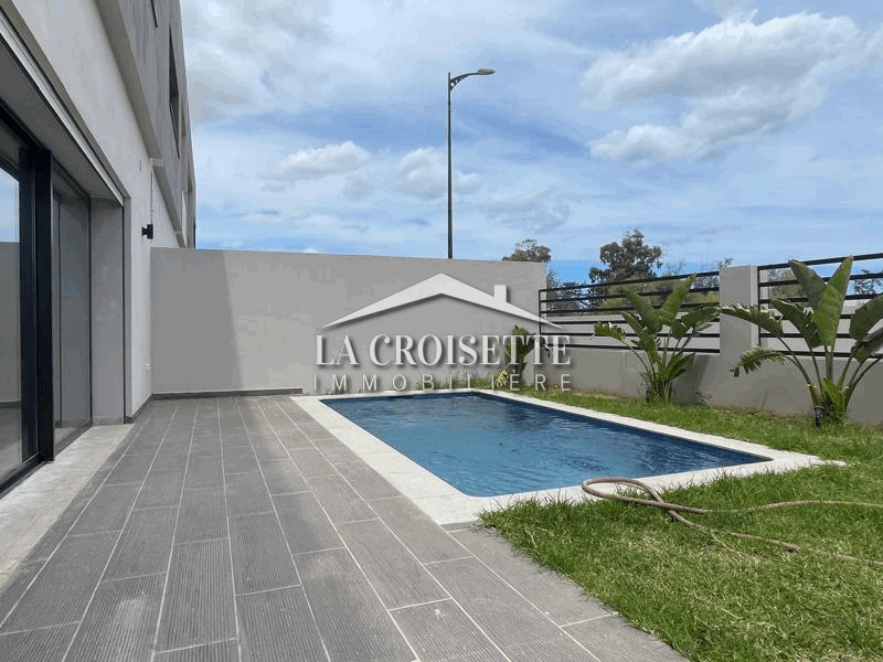 Villa S+3 avec piscine à La Soukra